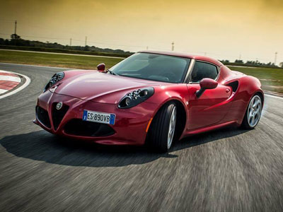 Με το… πλάι η Alfa Romeo 4C